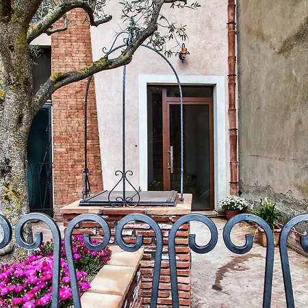 La Casa Dei Miraglia San Cataldo (Sicily)