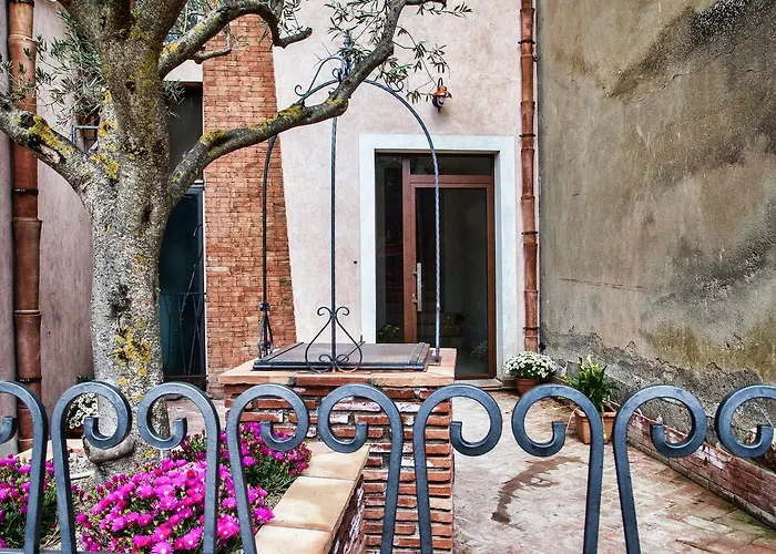 La Casa Dei Miraglia San Cataldo (Sicily)